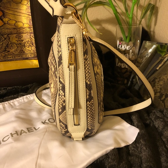 Michael Kors Snakeskin Tote With Dust Cover, NWOT - Picture 3 of 8